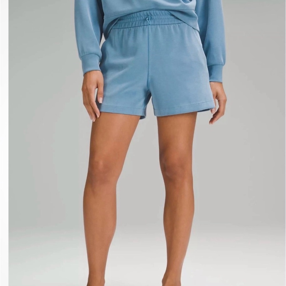 Lululemon Women's Blue Casual Shorts Size 2